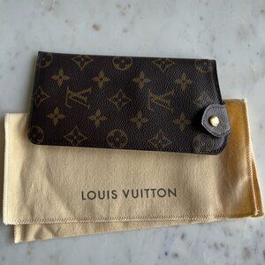 Louis Vuitton Sunglass Case- Etui Lunettes Mono MM - Excellent Used Condition